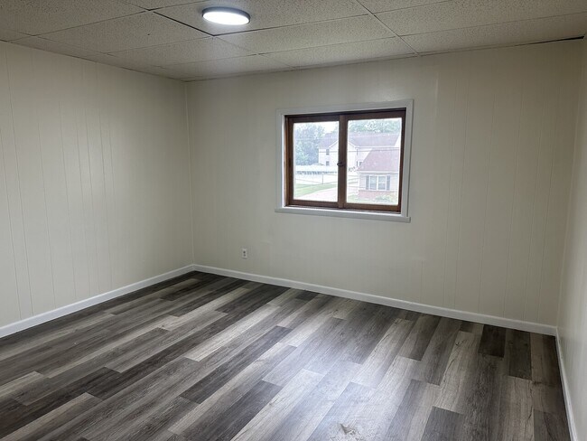 Building Photo - 421 E. Spruce