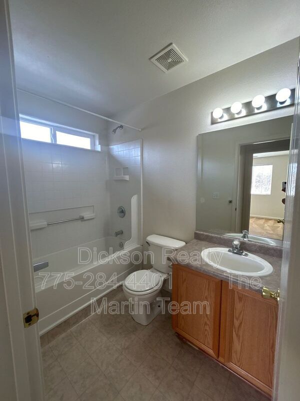 Foto del edificio - 405 Holcomb Ave