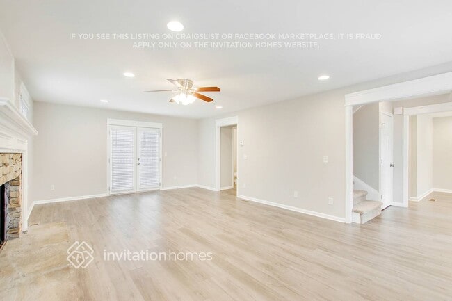 Building Photo - 3770 Churchill Dr SW