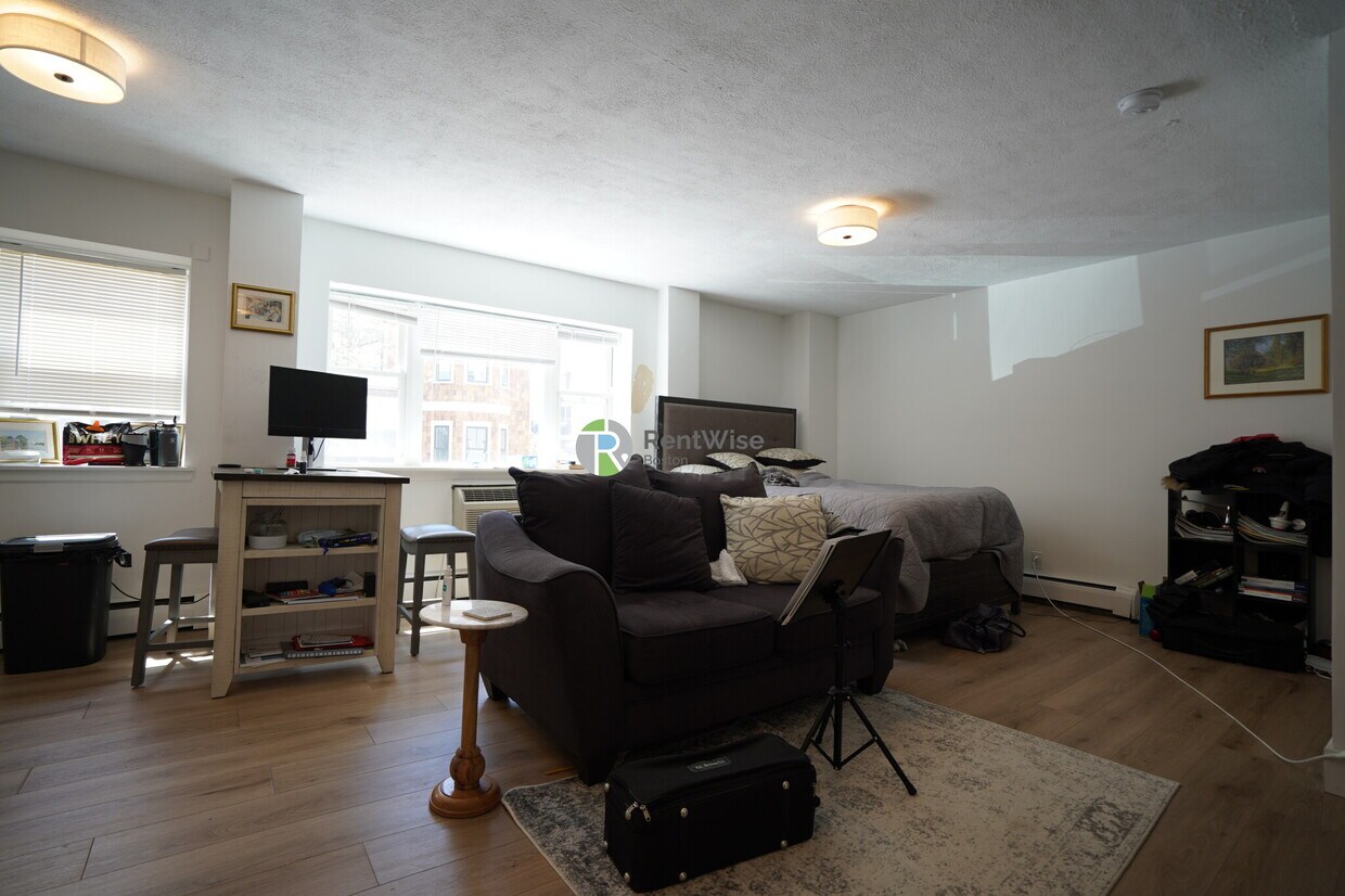 Foto principal - 740 E 7th St