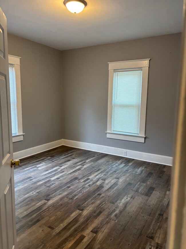 Building Photo - 2026 S 4th St