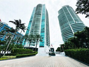 Building Photo - 2101 Brickell Ave