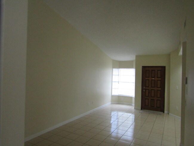 Foto del edificio - 2600 W 74th Terrace