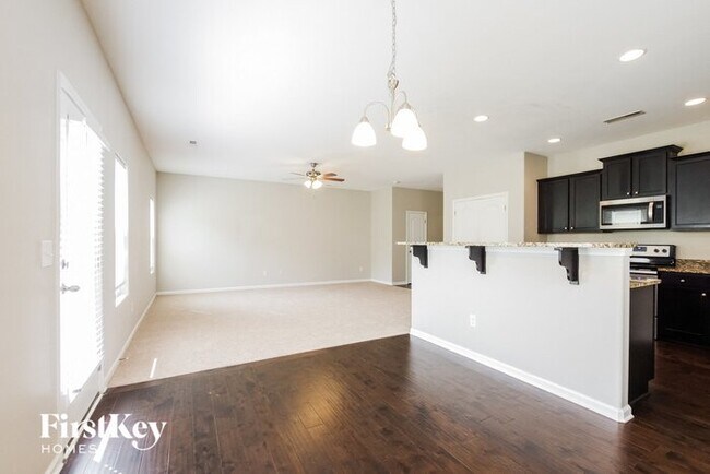 Building Photo - 6925 Agava Ln