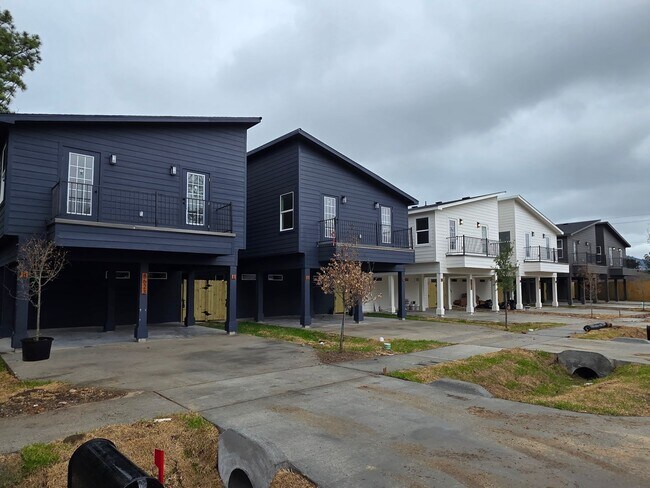 Building Photo - 8304 De Priest St