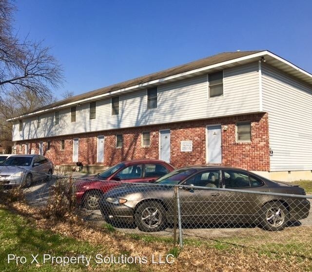 Primary Photo - 207 E Carlton St