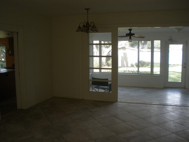 Building Photo - Lake Conway! Lakefront 3/2 W/Over 1950 Sq ...
