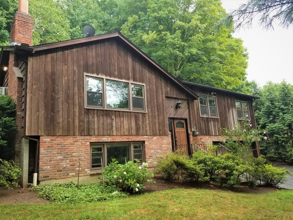 448 N Bedford Rd, Bedford Hills, NY 10507 House Rental in Bedford