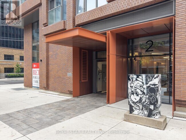 Photo du bâtiment - 2 Augusta Ave