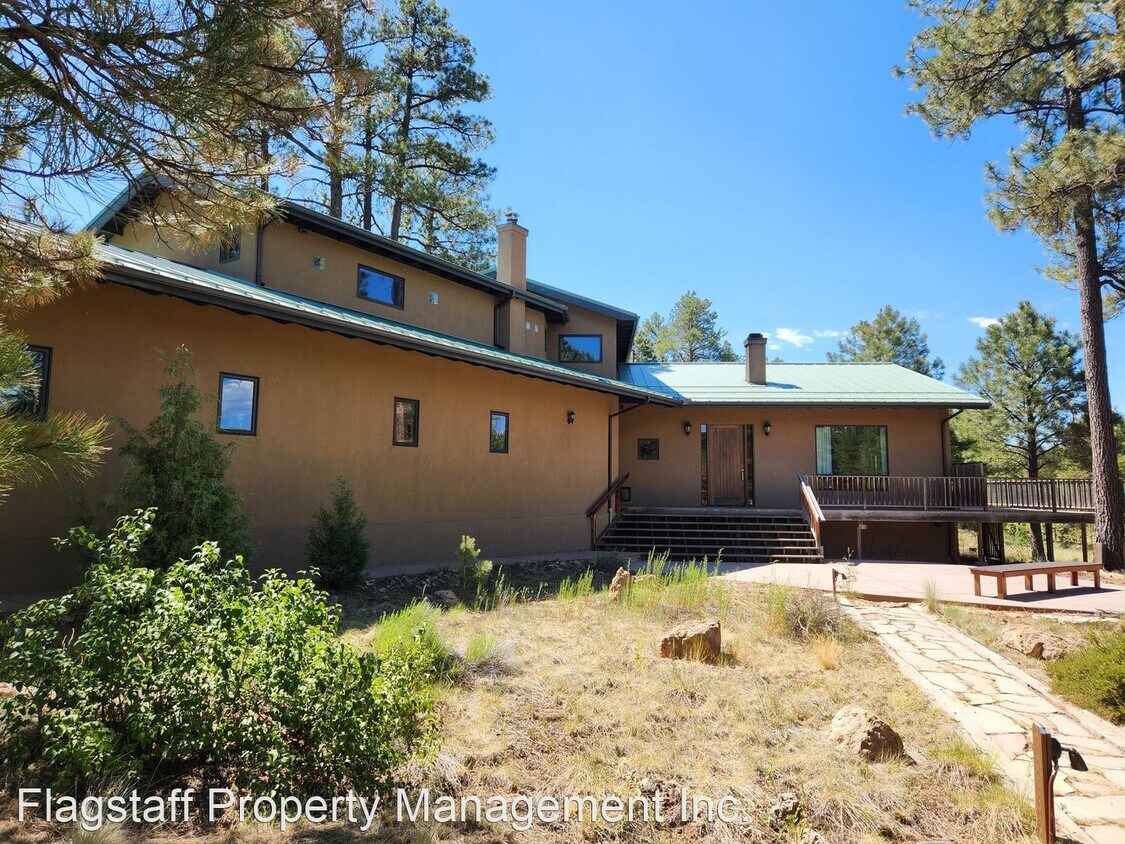 Primary Photo - 4 br, 3.5 bath House - 4772 E. Monroe Street