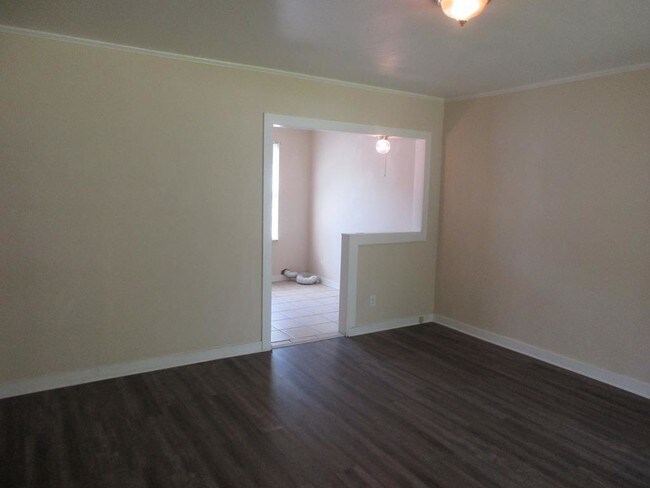 Building Photo - 1409 N Dawson St