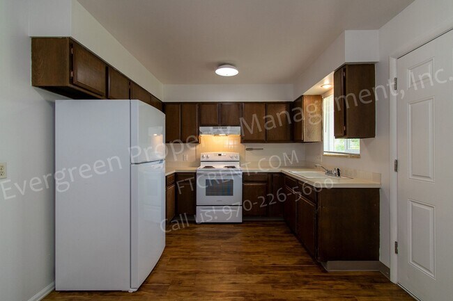 Foto del edificio - 2439 Clearview Ave