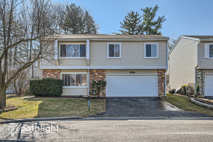 Foto principal - 105 Green Meadow Court, Rolling Meadows, I...