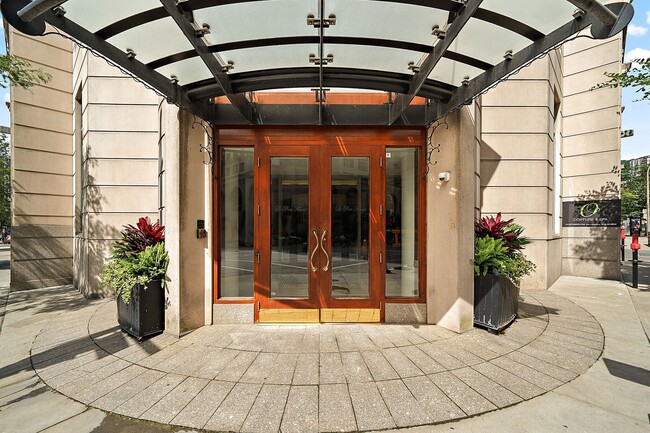 Photo du bâtiment - 2000 Drummond St