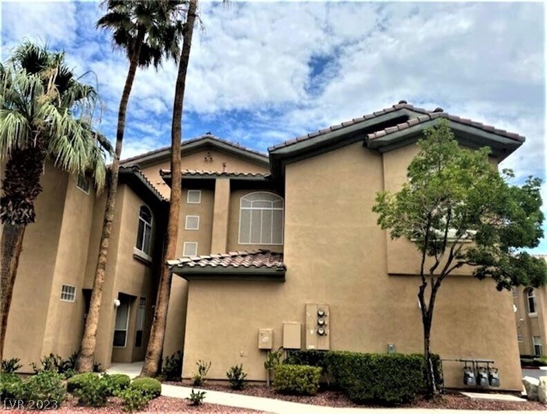 Building Photo - 8736 Red Brook Dr