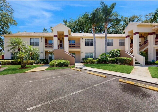 Foto del edificio - 7802 Hardwick Dr