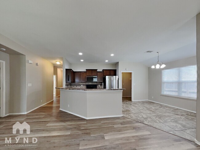Foto del edificio - 12810 E 67th Pl N