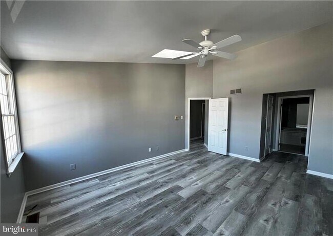 Foto del edificio - 103 Greenbrook Ct