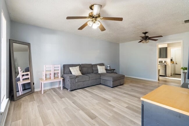 Building Photo - 309A Blake Drive Unit Unit A
