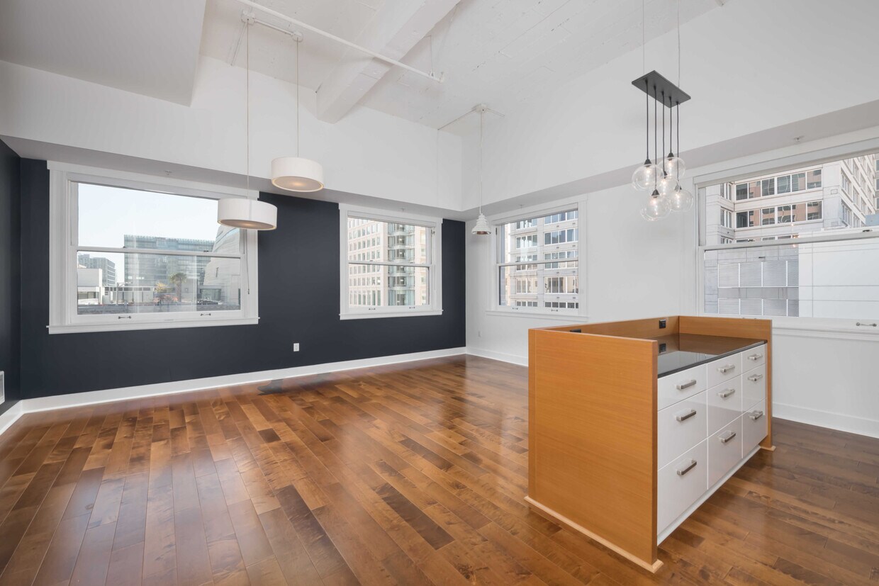 Primary Photo - 74 New Montgomery St