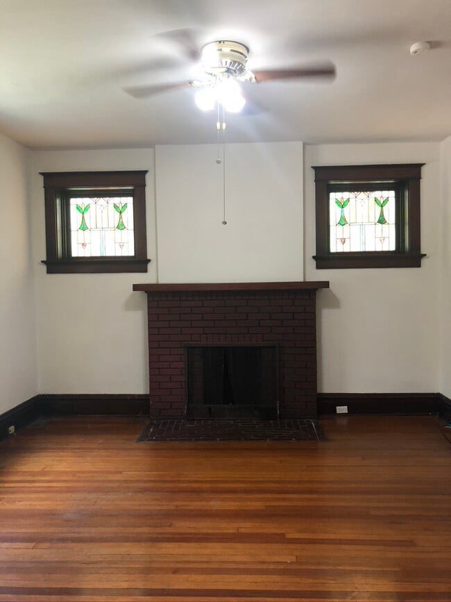 Living Room - 6620 Vermont Ave