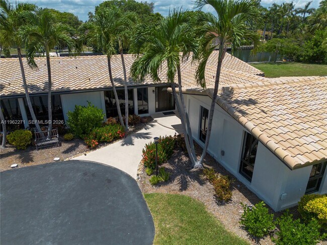 Foto del edificio - 636 Hibiscus Dr