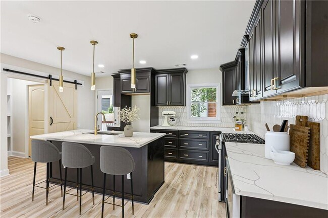 Foto del edificio - 720 N Parkwood Rd