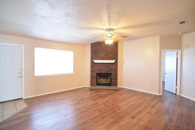 Building Photo - 5002 Acorn Creek Trail
