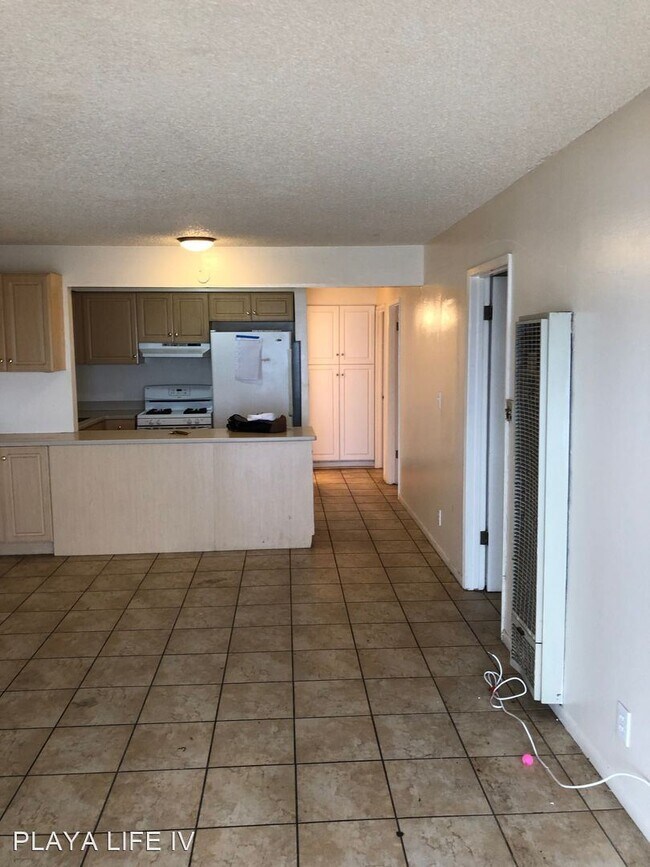 Building Photo - 6561 Del Playa Dr