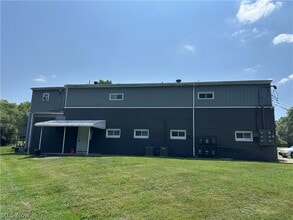 Building Photo - 5885 Youngstown Hubbard Rd