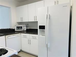 Primary Photo - 2 br, 2.5 bath Townhome - 213 Palm Cir E