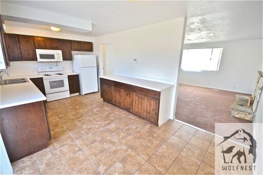 Building Photo - Stunning 4 Bedroom Taylorsville Home