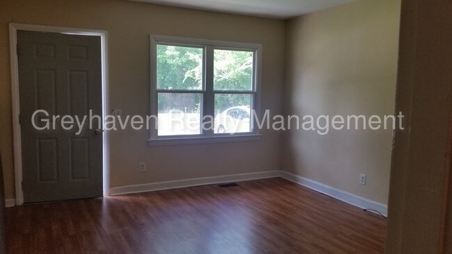 Building Photo - 5107 Sunbeam Ave