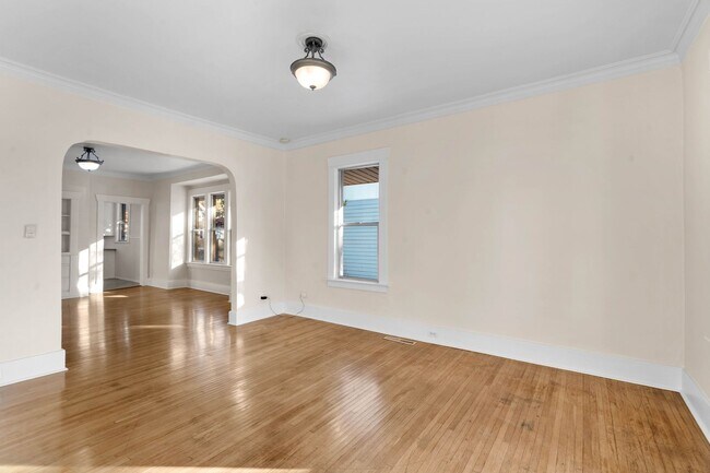 Building Photo - Beautiful Home in the Garland District