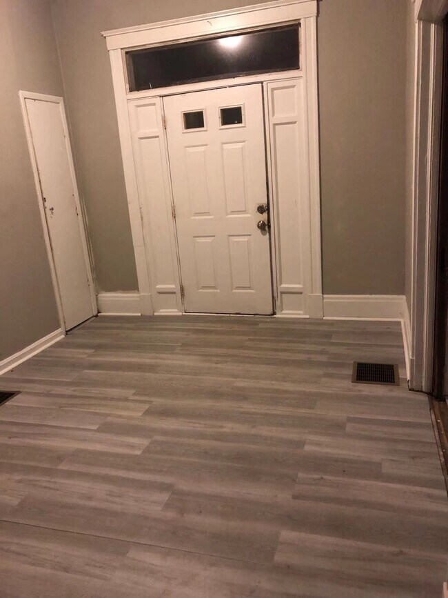 Foto del edificio - 2113 Fulton Ave