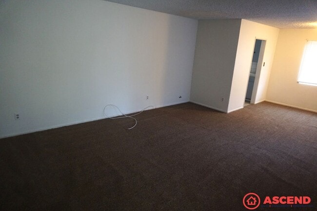 Building Photo - Spacious 3BD/2BA Home in Bakersfield's 93306 — Garage, Driveway, Backyard!