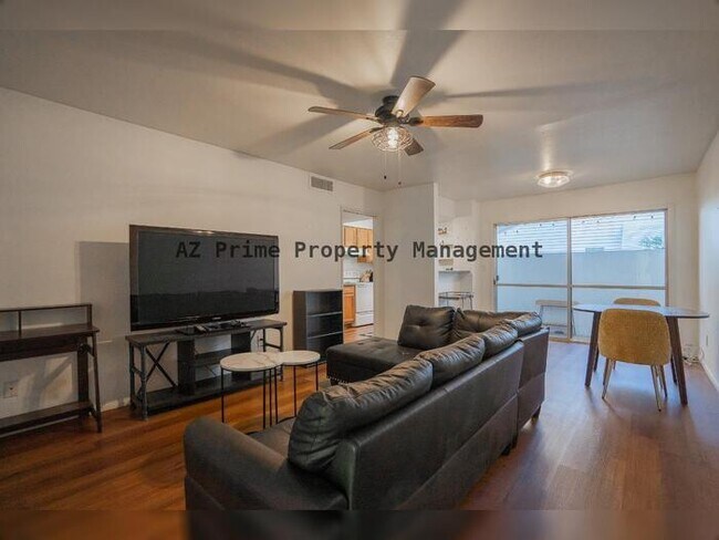 Building Photo - 5135 N 10th St