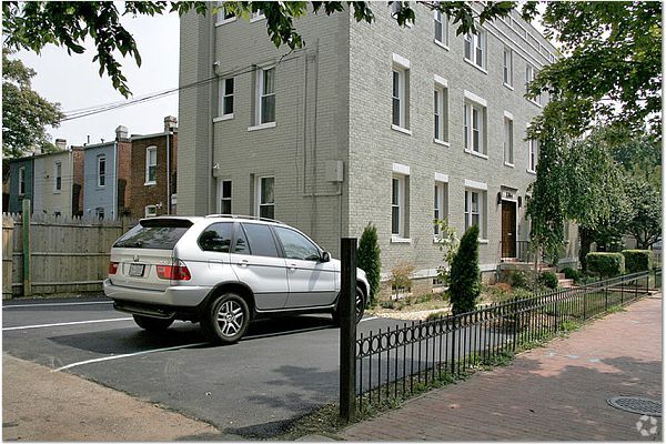 Building Photo - 1364 Constitution Ave NE