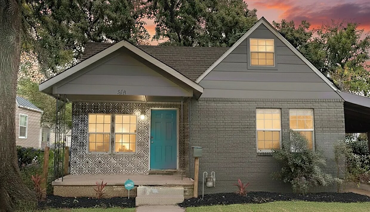 Foto principal - 2 Bed | 1 Bath in Midtown Tulsa!