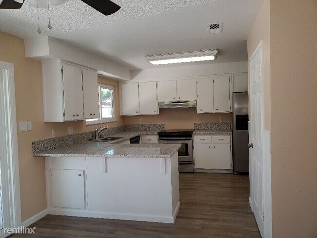 Building Photo - 4 br, 2 bath House - 7820 Pomeroy Way