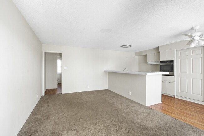 Foto del edificio - 900 N. Wilmington Blvd.