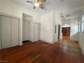 Building Photo - 1848 E 89th St