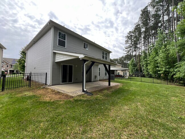 Building Photo - 2198 Laurens Dr