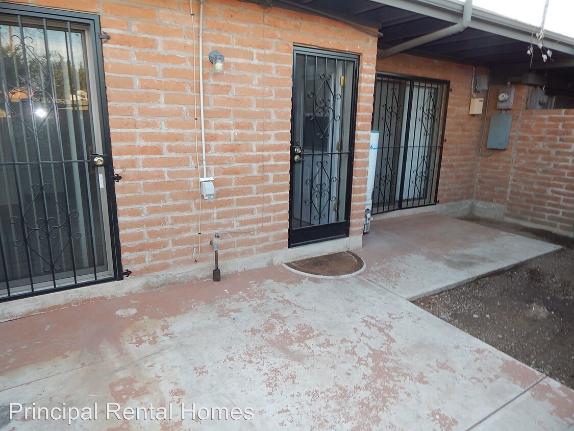 Primary Photo - 4343 E Fortaleza St