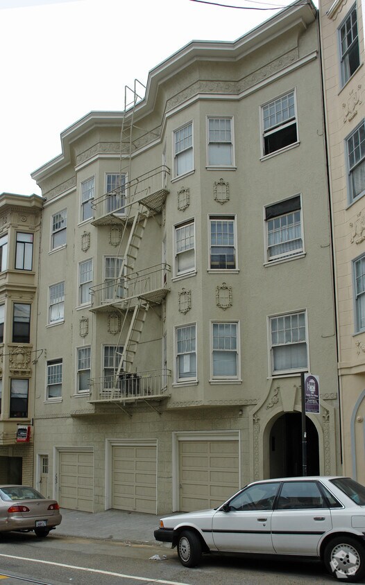Building Photo - 1075 Washington St