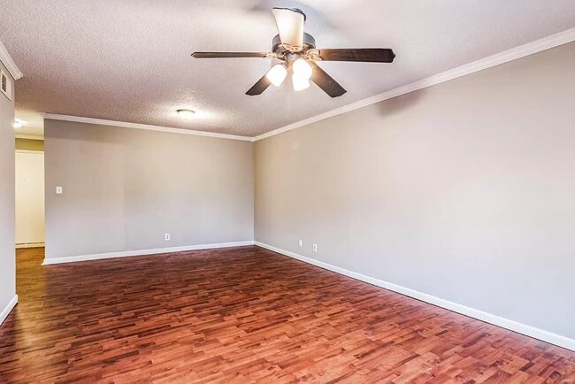 Living Room - 1279 Guelbreth Ln