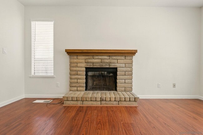 Building Photo - 1312 Shaddick Dr