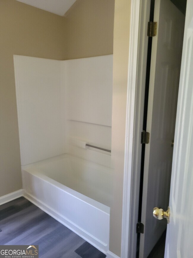 Foto del edificio - 156 Red Bank Rd