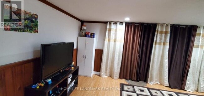 Photo du bâtiment - 371 Orton Park Rd