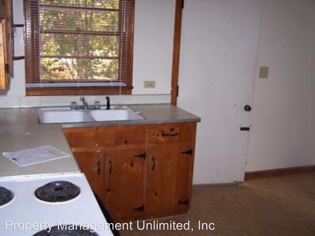 Foto del edificio - 4296 Pineview Dr